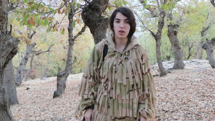 PKK'lı kadınların saçaklı kamuflajı