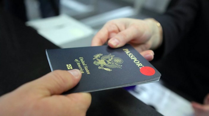 ABD'de cinsiyet hanesinde X yazan ilk pasaport düzenlendi