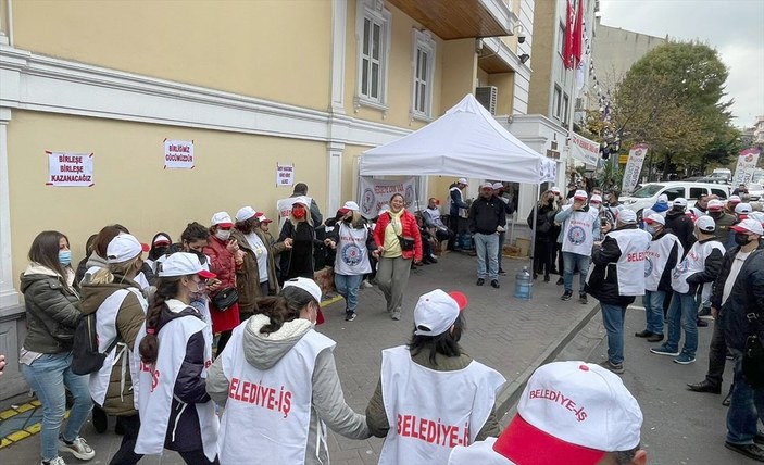 Bakırköy Belediyesi işçilerinin grevi sürüyor