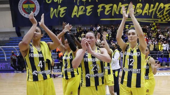 Fenerbahçe, bayanlarda file ve pota derbilerini kazandı