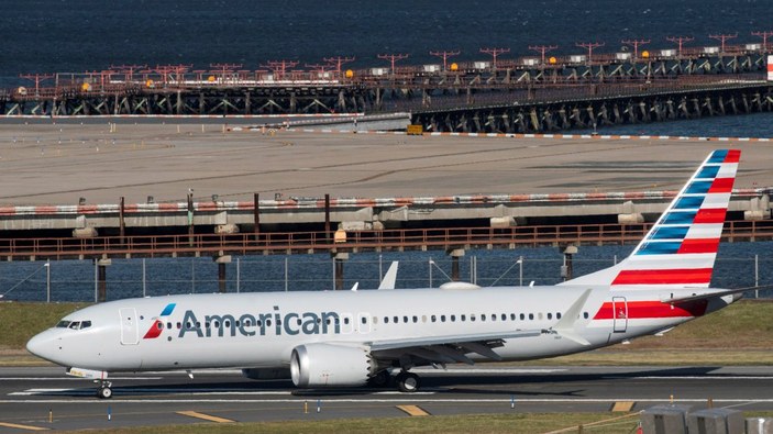 Amerikan Hava Yolları, 1000'den fazla uçuşu iptal etti