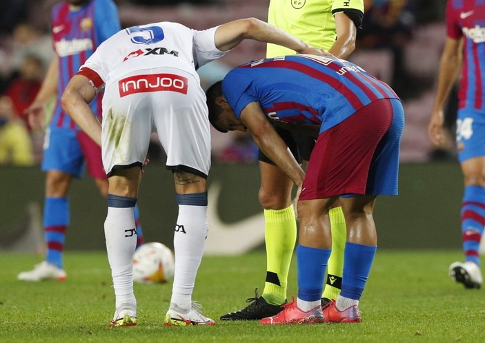 Barcelona'da maçta nefesi kesilen Agüero korkuttu
