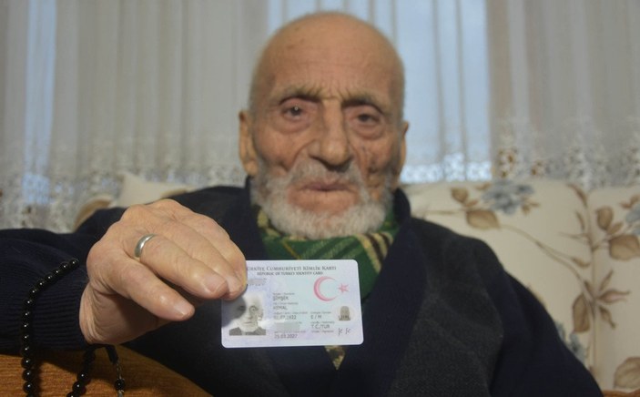 Sivas'ta 99 yaşındaki adam koronavirüsü yendi