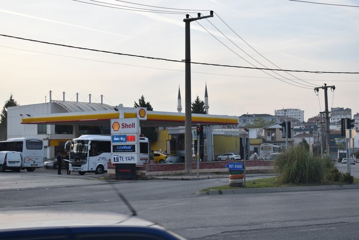 Kocaeli'de benzin ücreti ödememek için kaçarken 2 kişi yaraladı