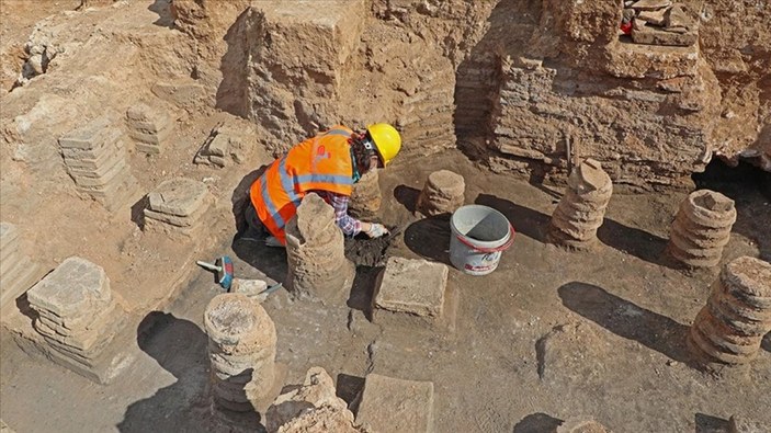 Antalya'daki Hıdırlık Kulesi'nin çevresindeki kazıda yeni bulgulara rastlandı
