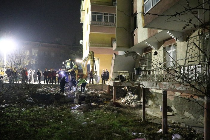 Ankara’daki patlamanın etkisi gün ağarınca ortaya çıktı