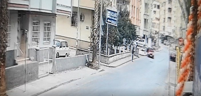 Mersin’de, kaldırımda yürüyen kadınlara çarpıp havaya savurdu