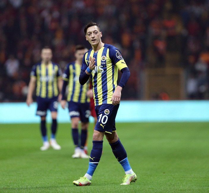 Fenerbahçe deplasmanda Galatasaray'ı yendi