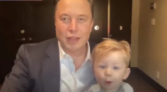 Elon Musk, oğlu ile kamera karşısına geçti