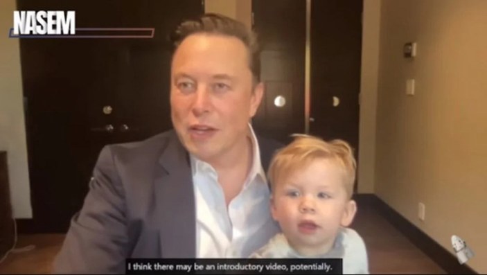 Elon Musk, oğlu ile kamera karşısına geçti