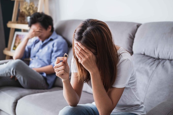 Erkekler ayrılık sırasında kadınlara göre daha fazla duygusal acı yaşıyor