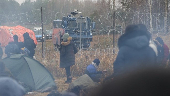Belarus: Polonya, göçmenlere karşı patlayıcı madde kullanıyor