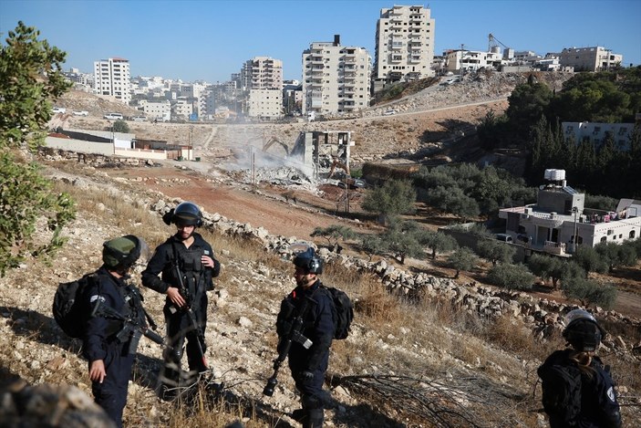İsrail, Kudüs'te Filistinlilere ait iki binayı yıktı