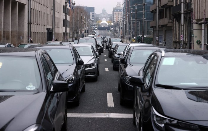 Belçika'da Uber sürücülerinden protesto