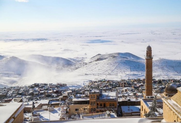 Mardin'de kartpostallık kar manzaraları
