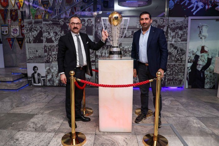 Trabzonspor'un şampiyonluk kupası müzede