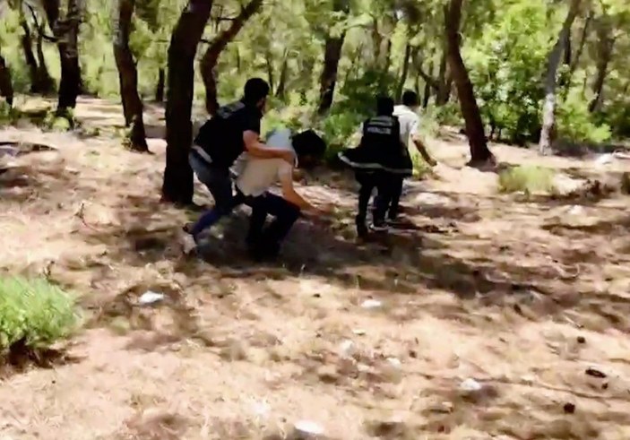 Antalya’da uyuşturucu tacirleri, kovalamacayla yakalandı