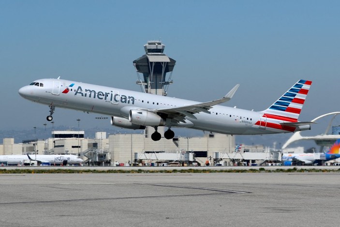 Amerikan Airlines uçağında hırsızlık yaşandı