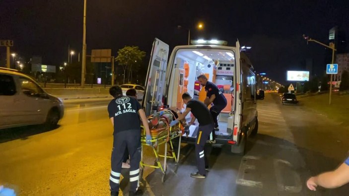 Kadıköy’de makas attı: 1’i ağır 4 yaralı