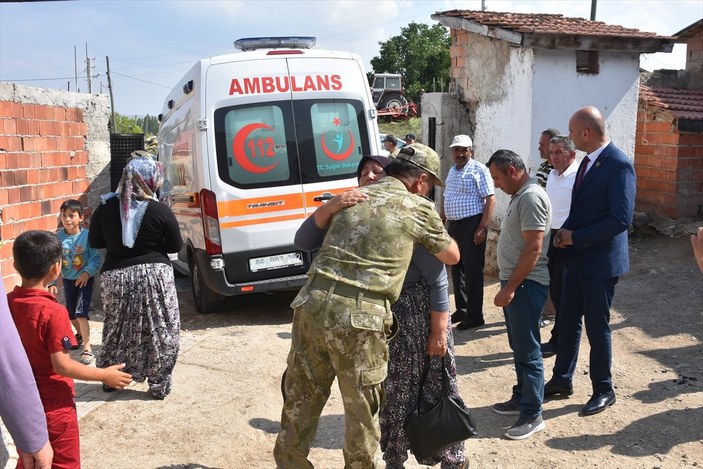 Operasyonda yaralanan asker Afyonkarahisar'daki evine döndü