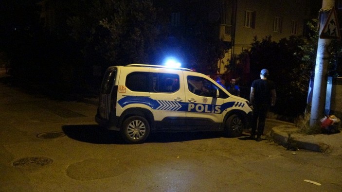 İzmir'de bir kadın kesici ve delici aletle öldürüldü