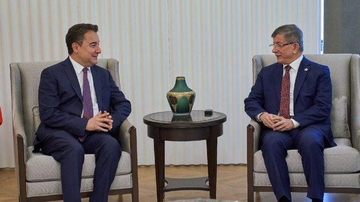 CHP, Babacan ile Davutoğlu'nu barıştırdı