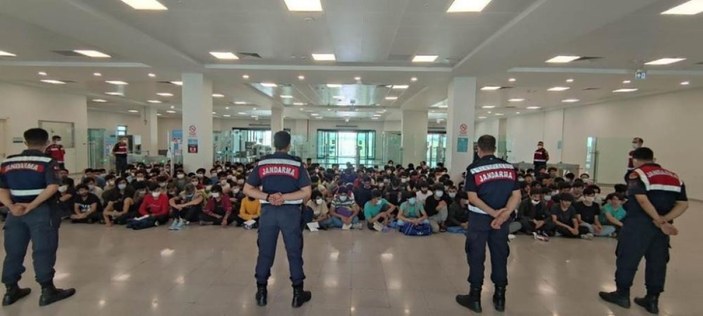 Kırklareli'nde jandarma ekiplerince 226 düzensiz göçmen yakalandı