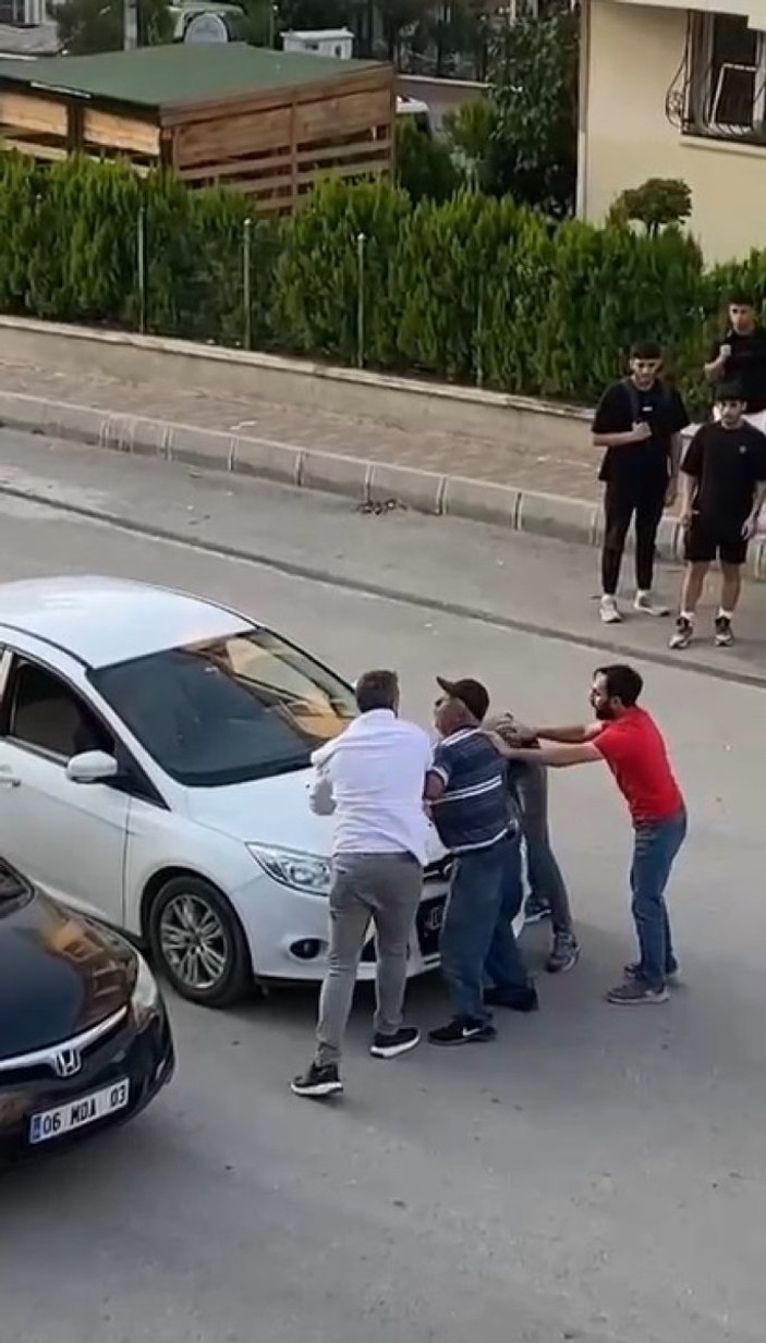 Ankara’da sürücünün şiddetini yaşlı adam önledi