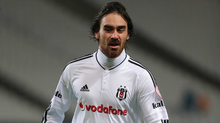 Beşiktaş'ın eski futbolcusu Veli Kavlak futbolu bıraktı