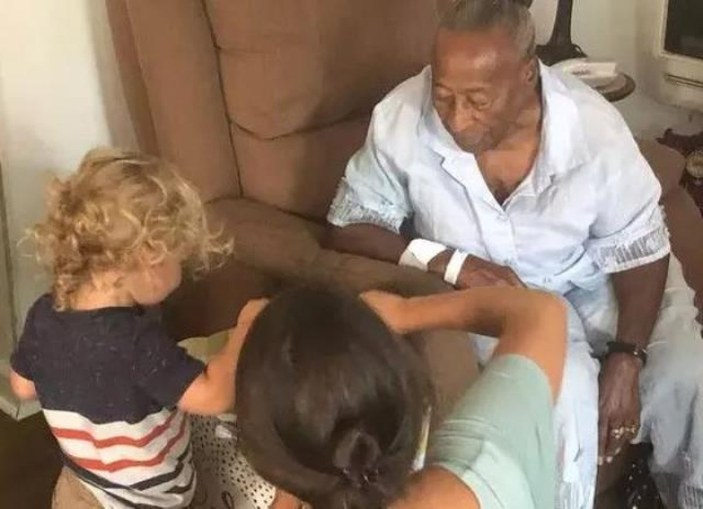 ABD'de kaybolan alzheimer hastasını 2 yaşındaki bebek buldu