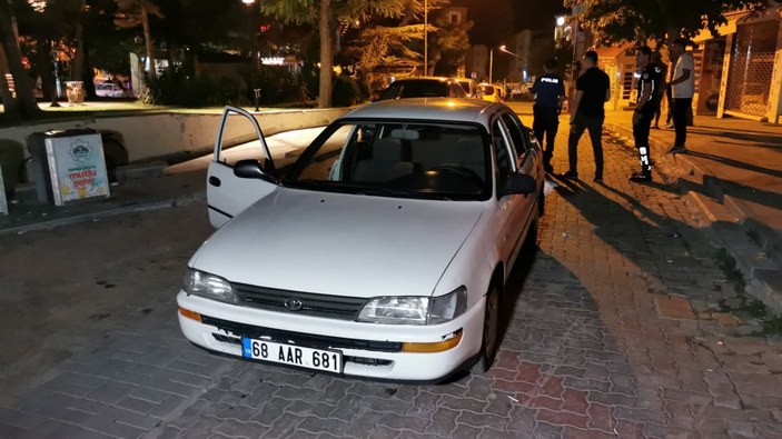 Aksaray'da 'Dur' ihtarına uymayan alkollü sürücü ve arkadaşı, polisi uğraştırdı