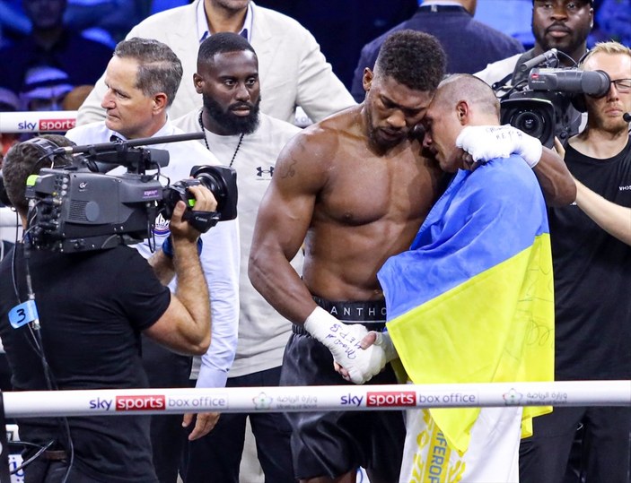 Dünya ağır sıklet boks ünvan maçında Usyk, Joshua'yı yendi