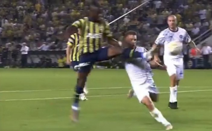 Fenerbahçe'nin penaltı kazandığı pozisyon
