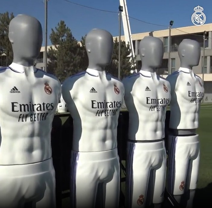 Real Madrid'in robotlarla frikik çalışması