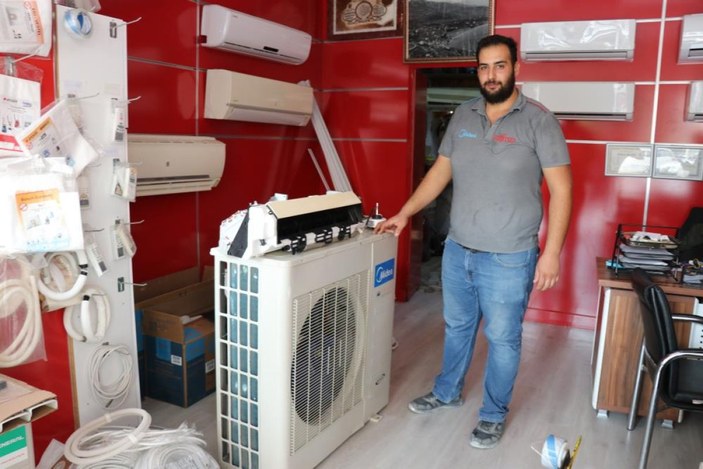 Antalya'da 50 kiloluk klima motorunu çalan kadın kamerada