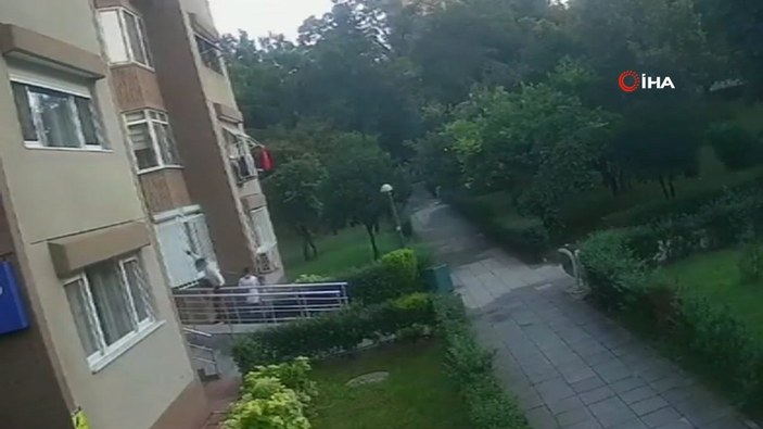 Bakırköy’de hırsız binaya tırmandı