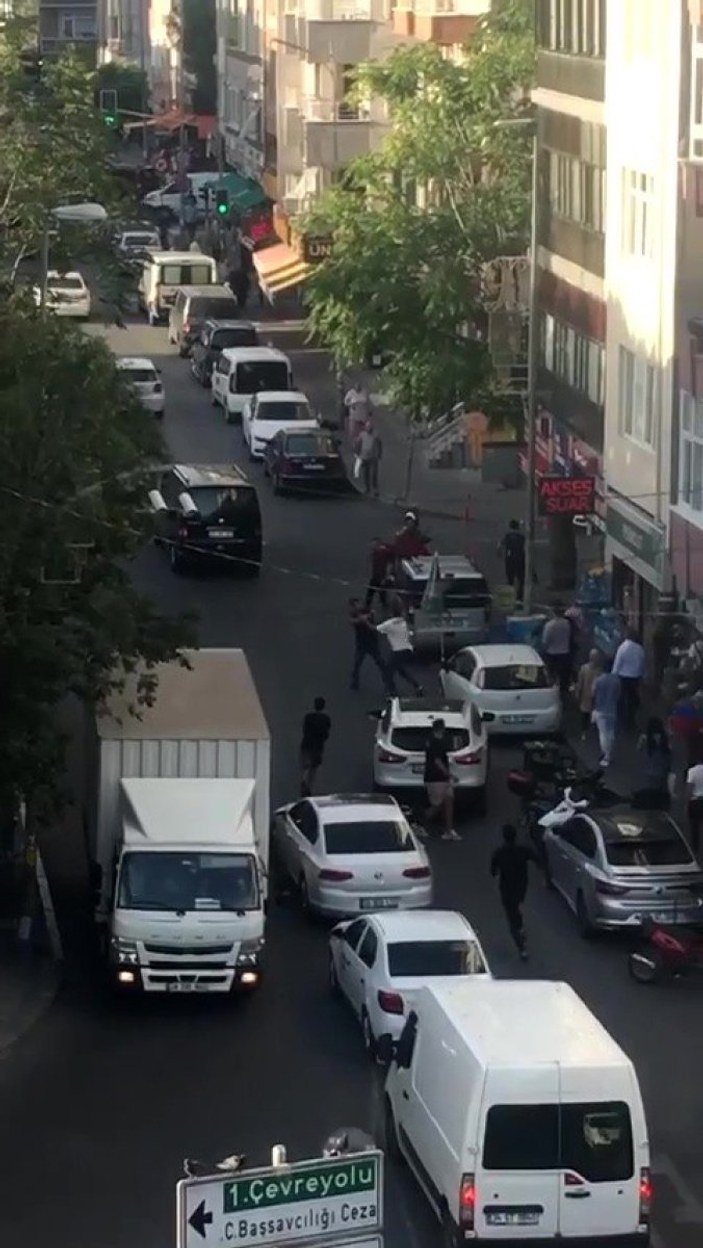 İstanbul'da önce çocuğa saldırdı bir de üstüne silah çekti