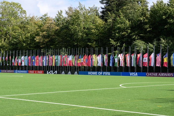 FIFA'da bayraklar yarıya indirildi