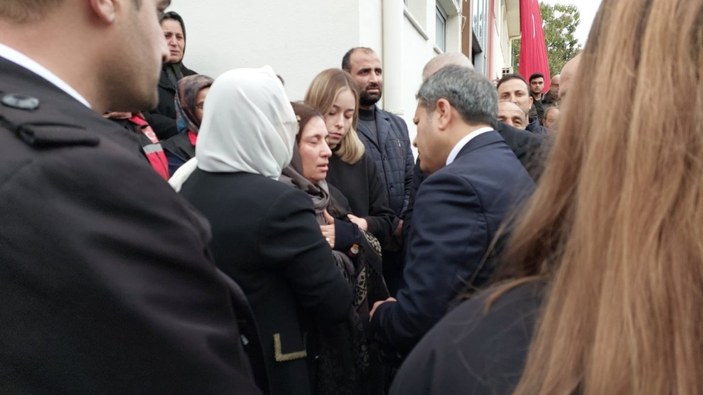 Gaziantep'te şehit annesi: HDP teröristtir, CHP de teröristtir