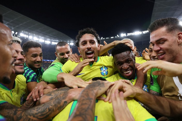 Dünya Kupası'nda son 16'ya kalan ikinci takım Brezilya oldu