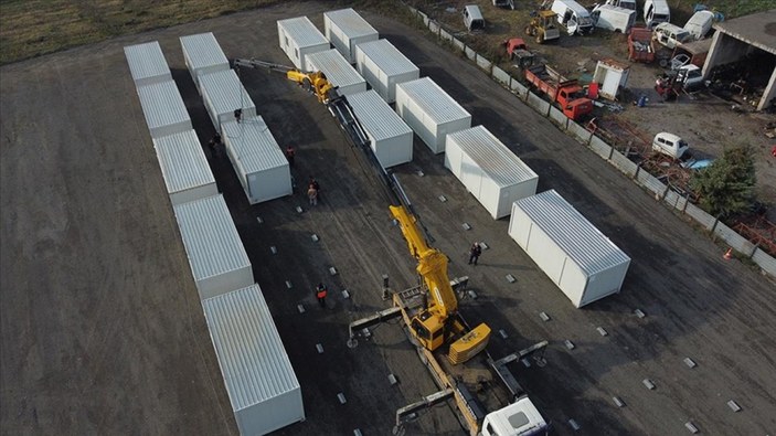 Düzce'de depremzedelere 280 konteyner sevk edildi
