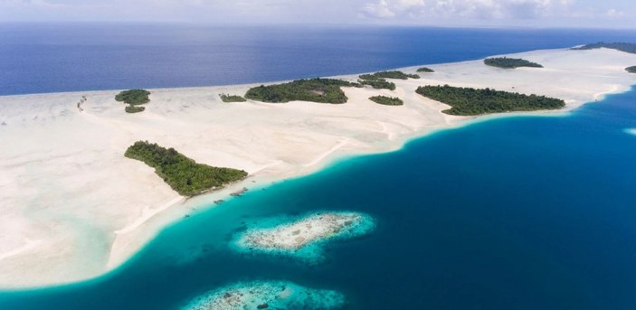 Endonezya, 100’den fazla tropikal adanın geliştirme haklarını satıyor