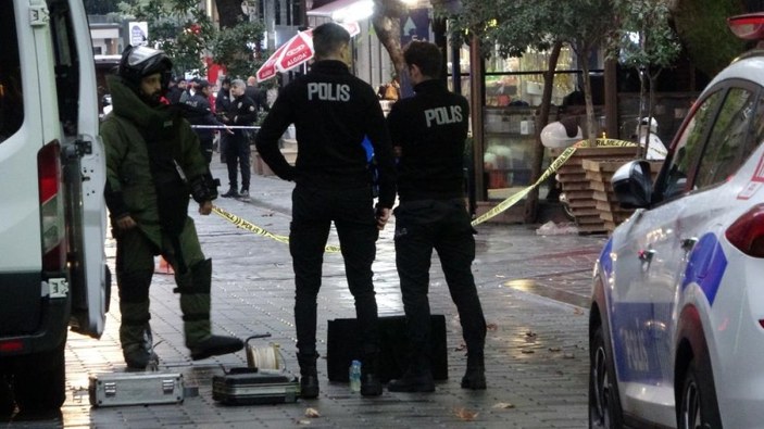 Taksim'de yol kenarına bırakan şüpheli valiz patlatıldı