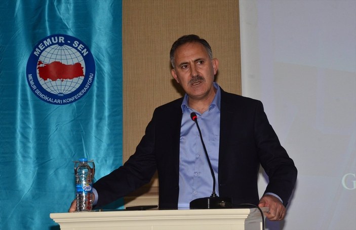 Sağlık-Sen Başkanı Semih Durmuş: Türk hekimlerine göz dikmiş durumdalar