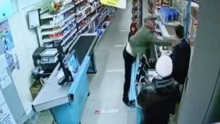 Tekirdağ'da bir markette müşteri, çalışan personele tokat attı
