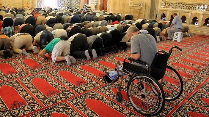 2 Aralık Cuma hutbesi konusu 'Engel olma farkında ol'
