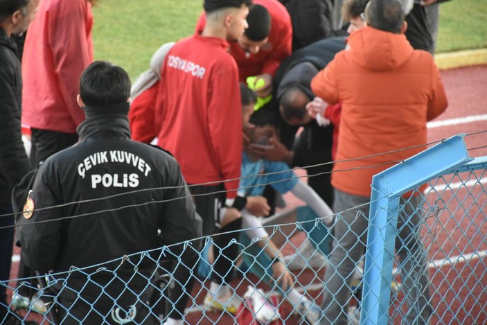 Kastamonu'da futbol maçında rakibi ile çarpıştı: Elmacık kemiği kırıldı