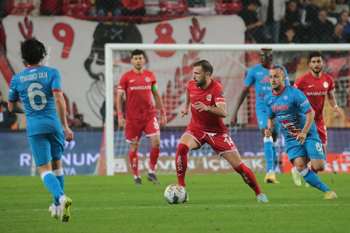 Antalyaspor, hazırlık maçında Napoli'ye 3-2 yenildi