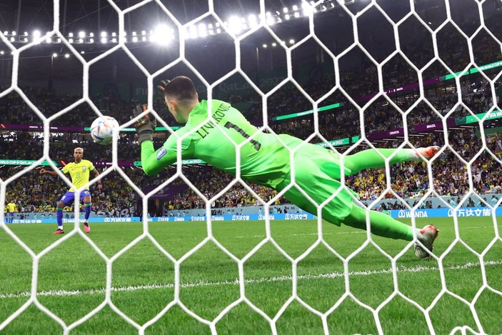Hırvatistan, Brezilya'yı penaltılarda yenerek yarı finale yükseldi