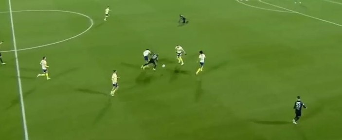 Ümraniyespor-Fenerbahçe maçında tartışılan gol pozisyonu